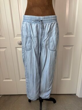 Anthropologie’s Cloth & Stone Light Blue Tencel Roll Tab Pants, Size Medium